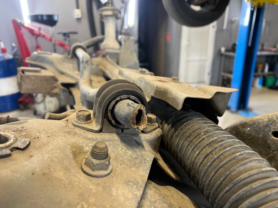 Лопнутый и отсутствующий частично стабилизатор передней подвеске — FULL ...