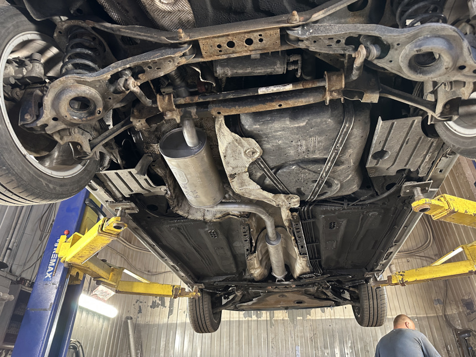 Замена глушителя и резонатора — Ford C-Max I, 2 л, 2007 года | визит на ...