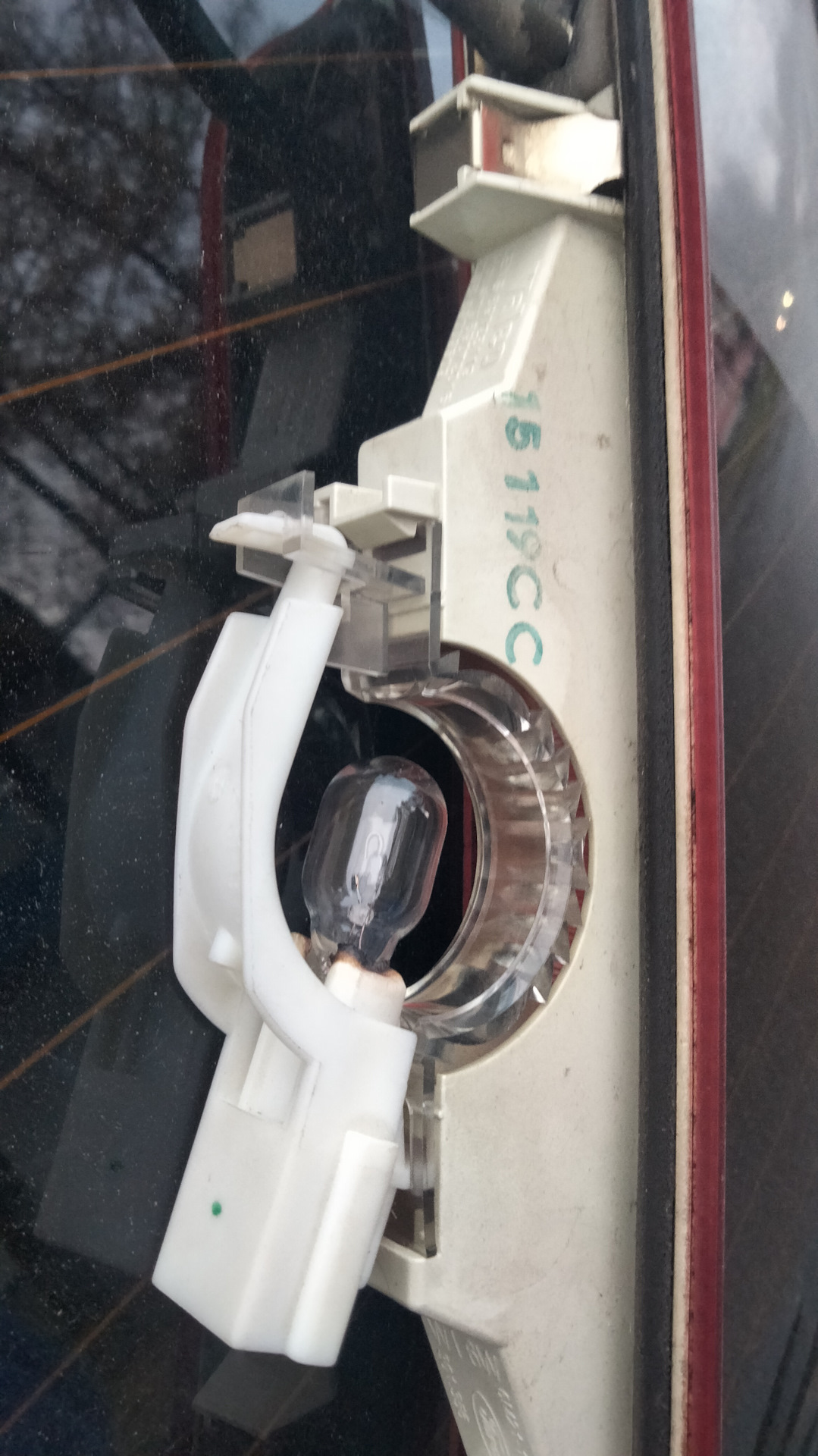 Замена лампочки стоп сигнала в задней двери. — Ford S-Max (1G), 2 л ...
