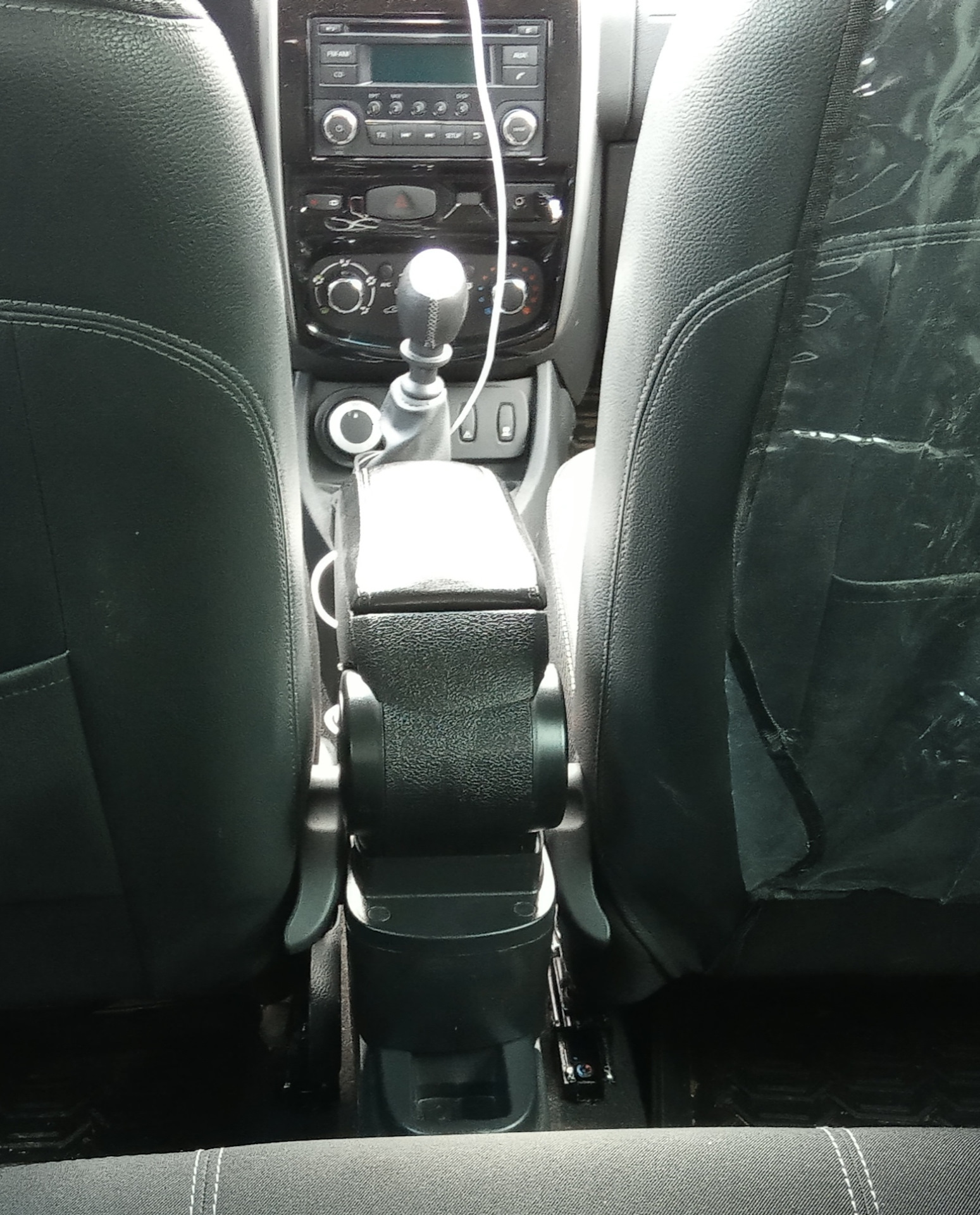 Подлокотник — Nissan Terrano III, 2 л, 2015 года | аксессуары | DRIVE2