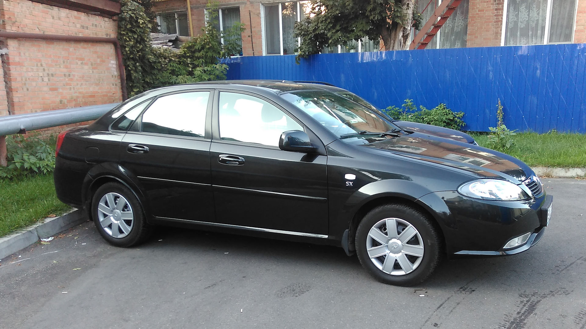 Daewoo Gentra 1.5 бензиновый 2014 | чёрная на DRIVE2