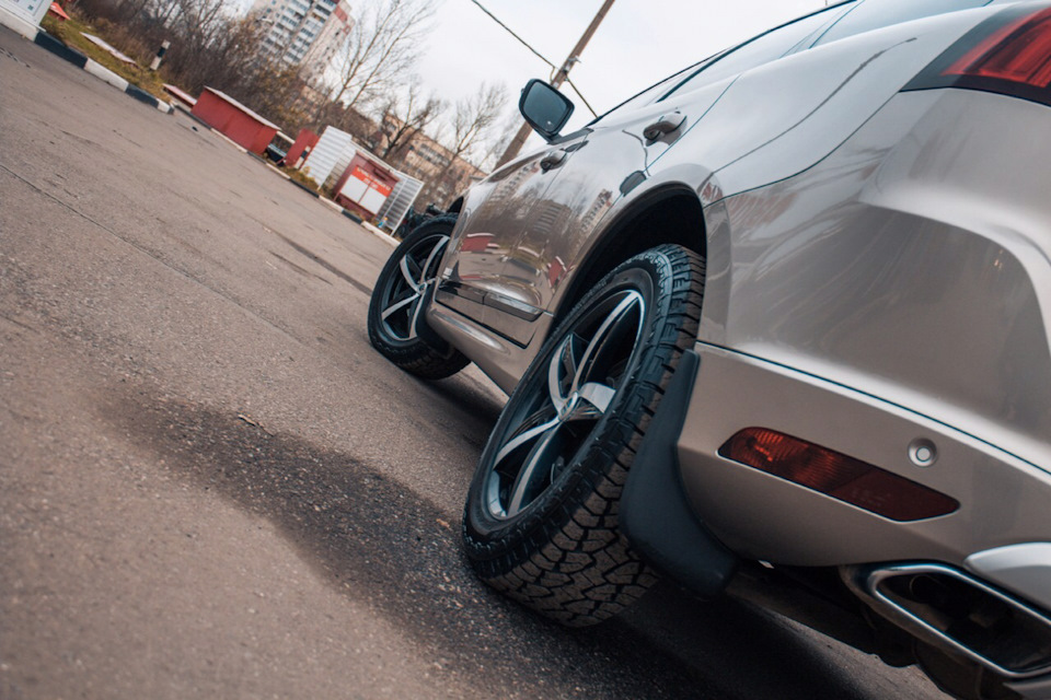 Фото в бортжурнале Volvo XC60 (1G)