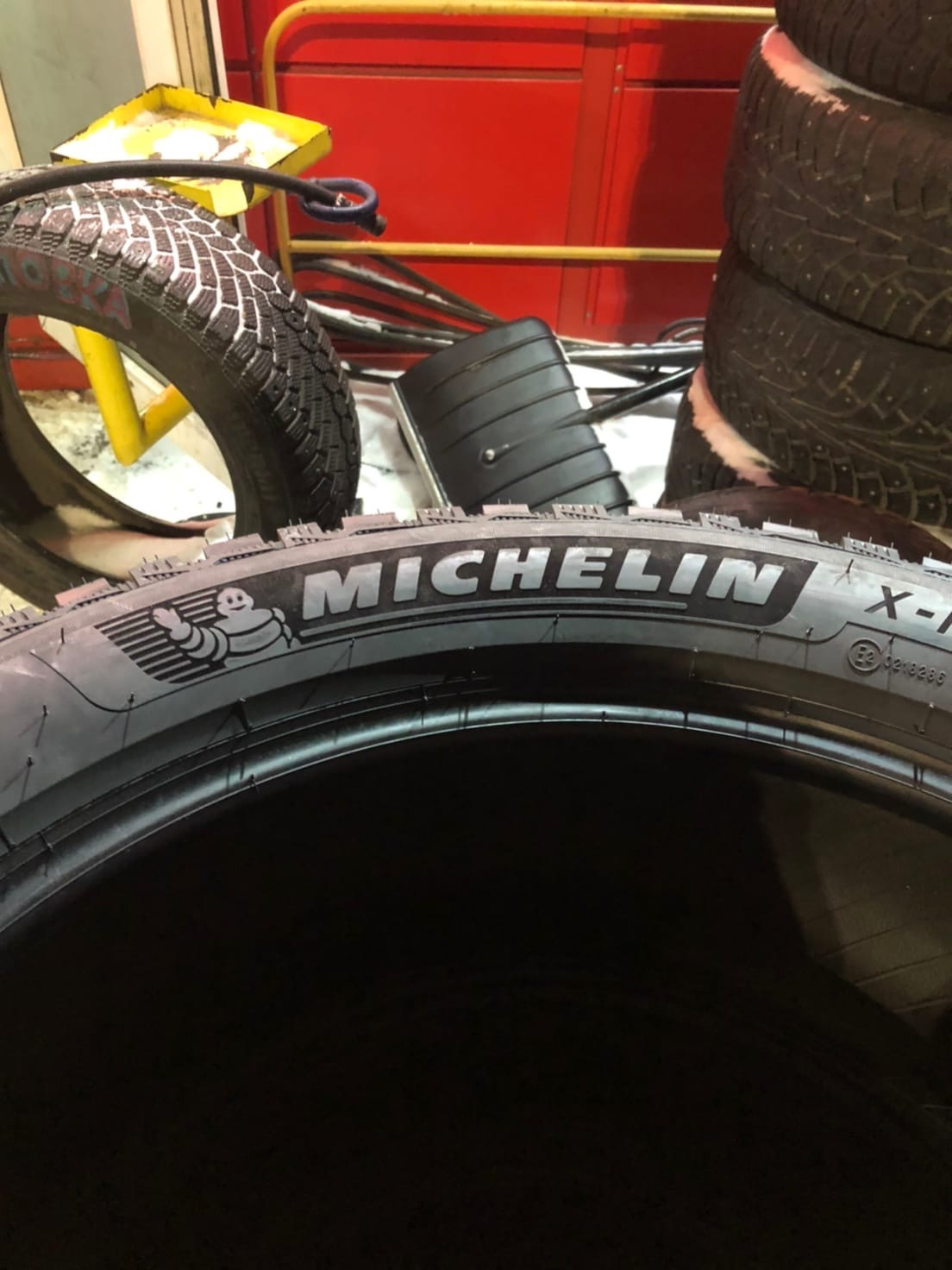 Белшина astarta suv 225/65 r17 102h. Michelin x-ice north 4 suv. X ice north 4 suv отзывы. X ice north 4 suv отзывы. Michelin x-ice north 4 форма шипа.