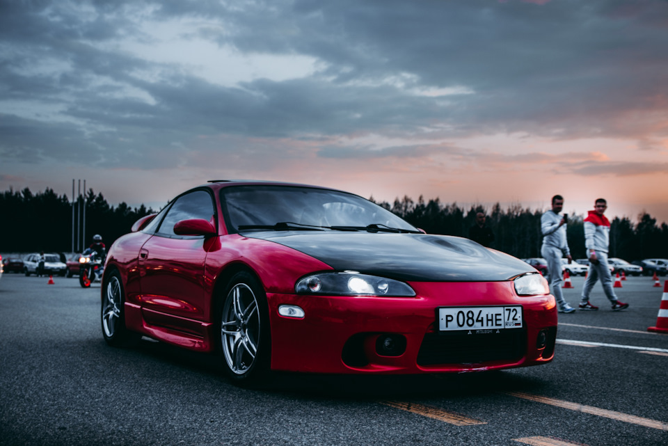 Mitsubishi Eclipse 2g Red