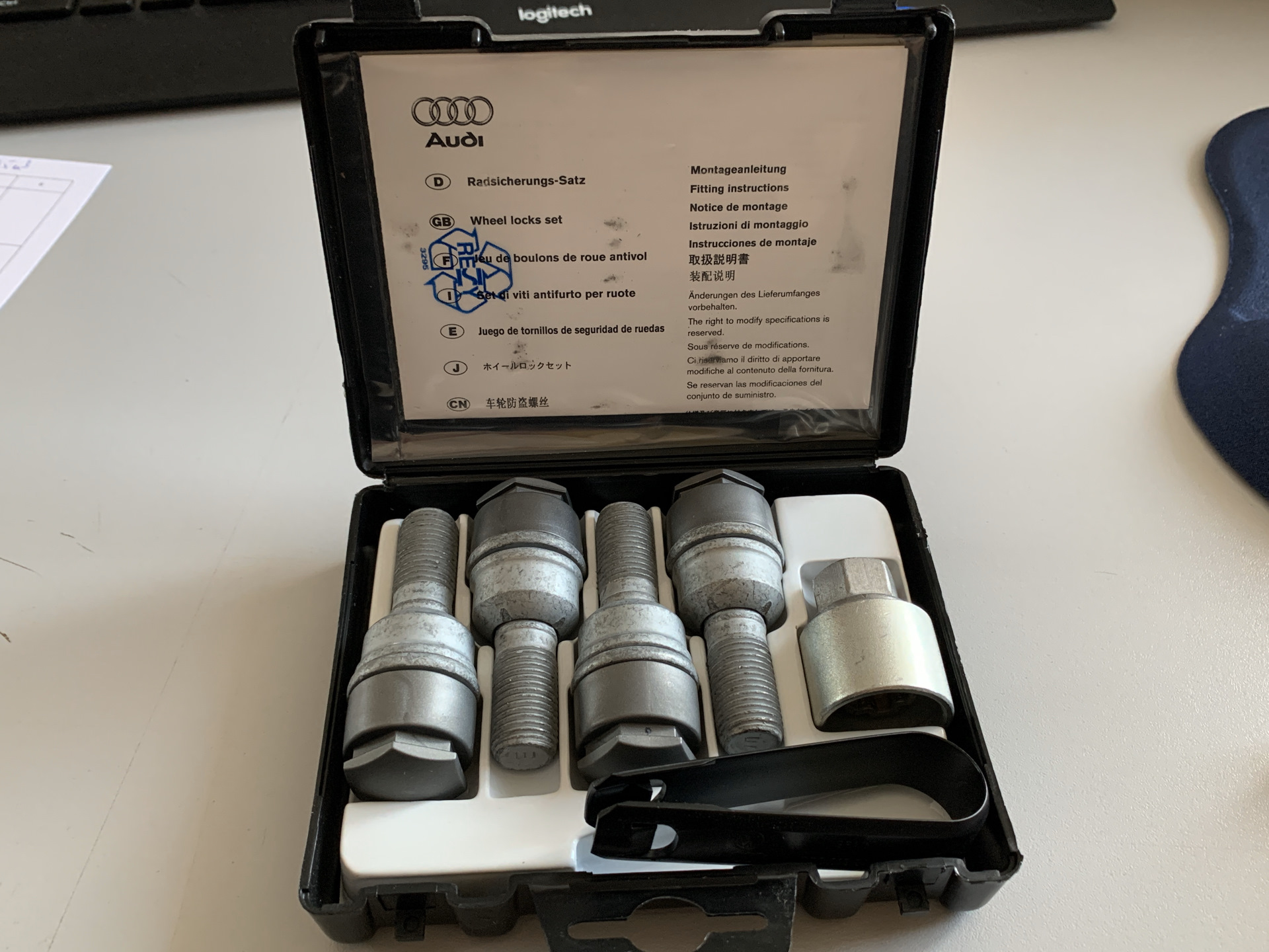 Секретные секретки от АUDI - Audi Q5 (1G), 2 л, 2013 года аксессуары DRIVE2