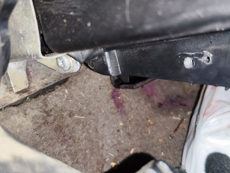 Болезнь Калин — потек радиатор печки салона — Lada Калина универсал, 1 ...