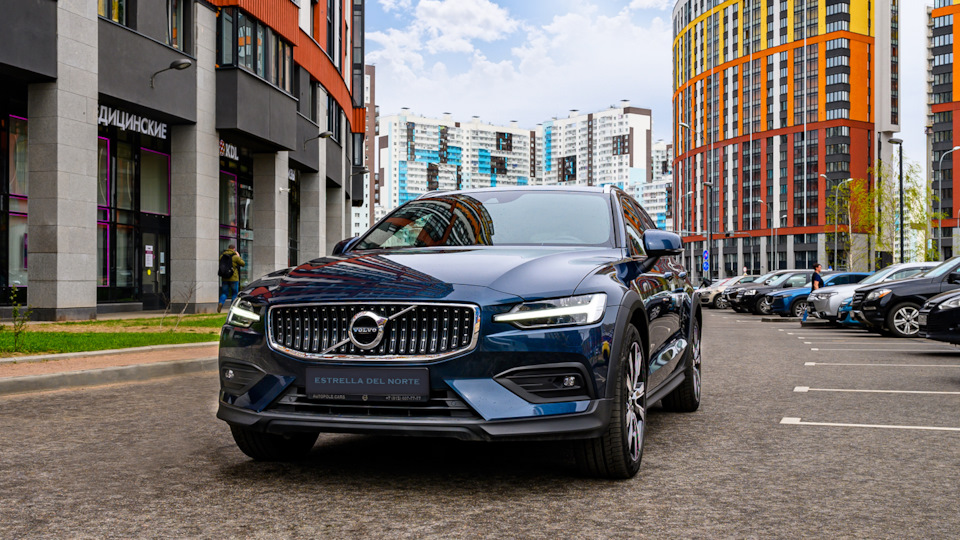 Volvo V60 Cross Country (Estrella del Norte)