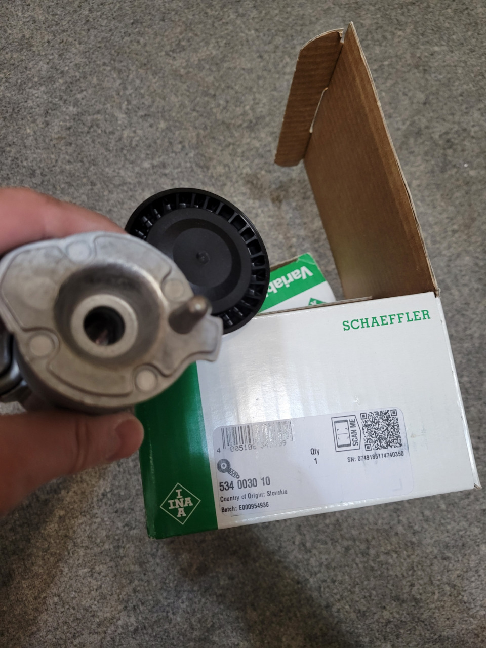 Фото в бортжурнале Volvo S40 (2G). Запчасти на фото: 534003010