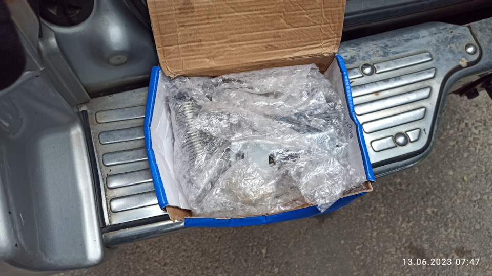 Распределитель тормозных усилий или Колдун — Mitsubishi Pajero (2G), 3 ...