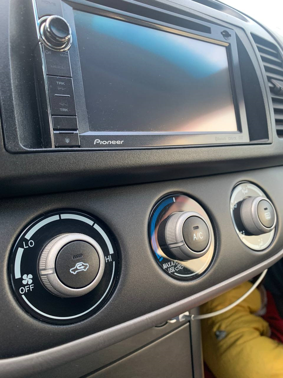 #19 Полировка приборной панели и других пластмассовых частей — Toyota ...