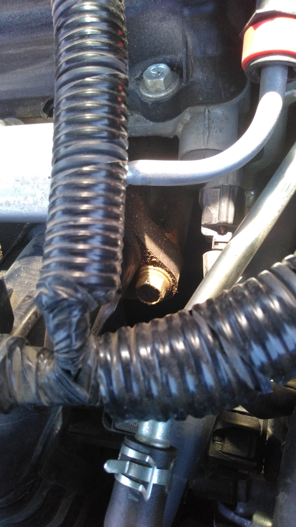 Провел комплексную замену: Пыльник на 2 стойке; Прокладки впускного ...