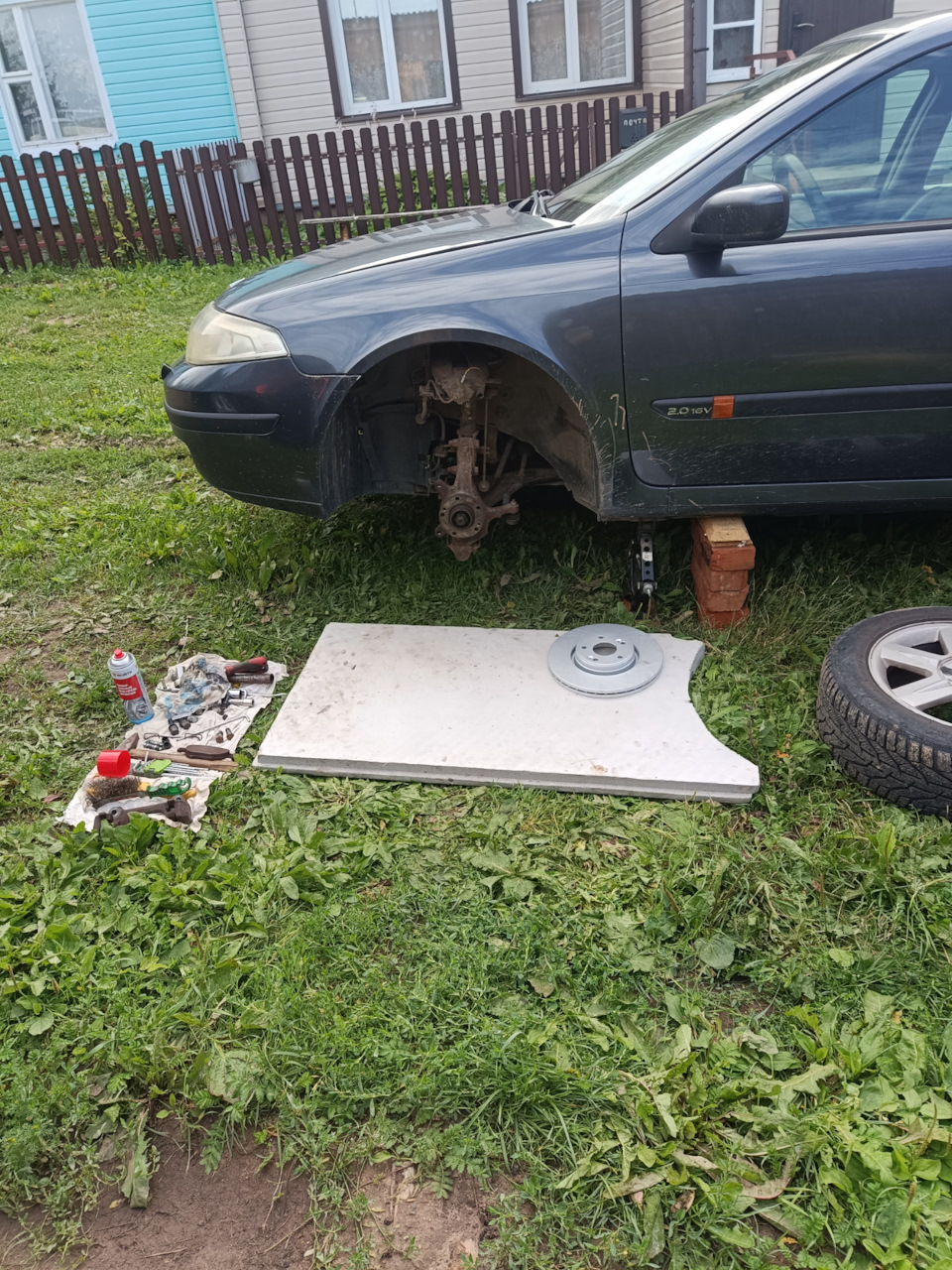 Диски на перед, манжета ВУТ, долгожданная камера ЗХ, доп.ремень. — Renault  Laguna II, 2 л, 2004 года | аксессуары | DRIVE2