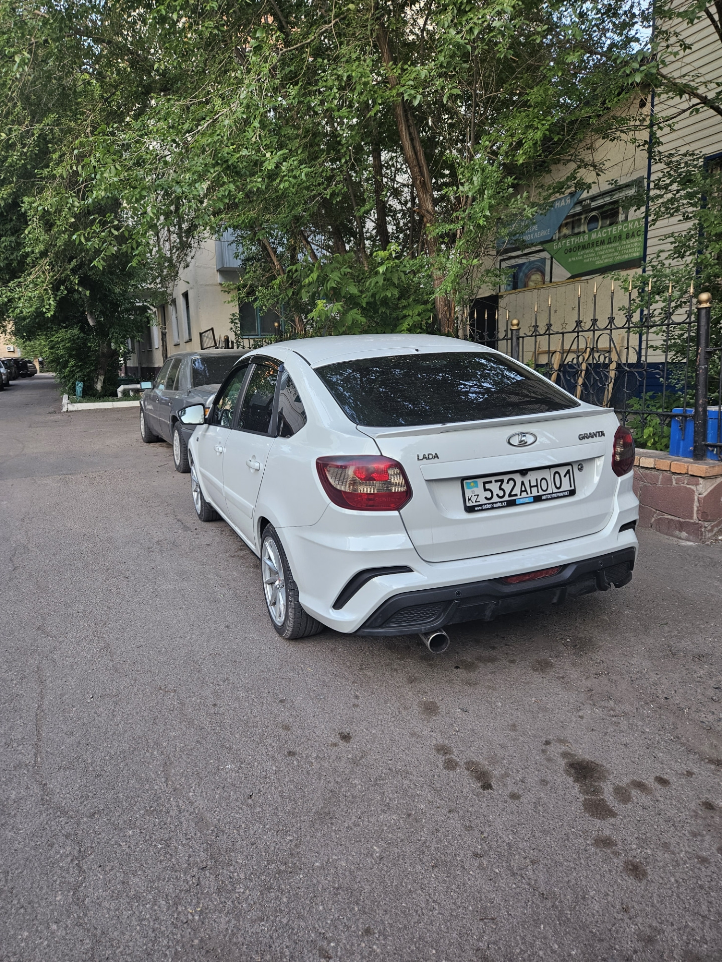 Замена заднего бампера диски итд — Lada Гранта Лифтбек (1G), 1,6 л ...