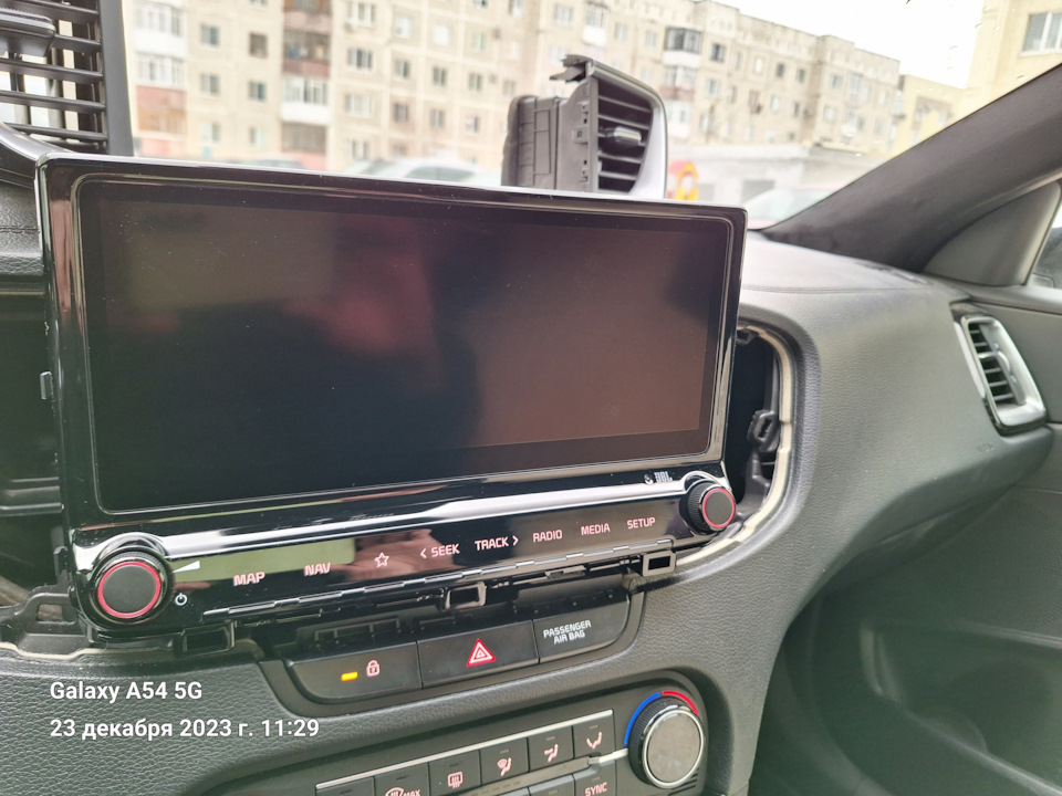 JBL уходит в мою машину, а со встроенным усилителемпереехал на постоянное жительство в Питер