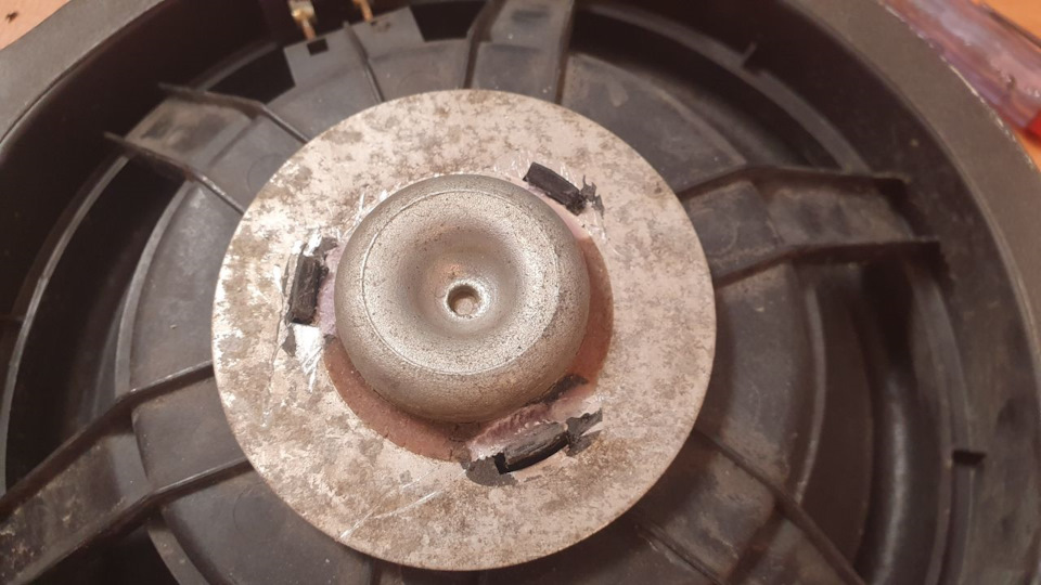 Дербаним штатный хрипящий динамик — Audi A6 (C7), 2 л, 2017 года ...