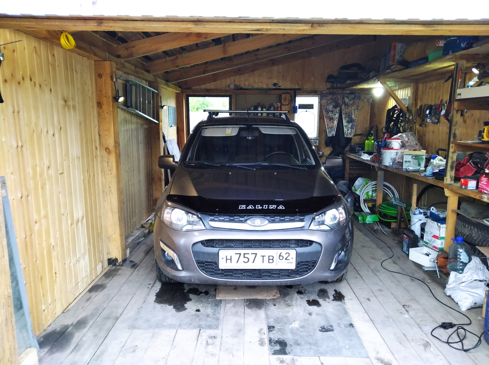 Дефлектор капота +реснички — Lada Калина Универсал (2G), 1,6 л, 2015 ...