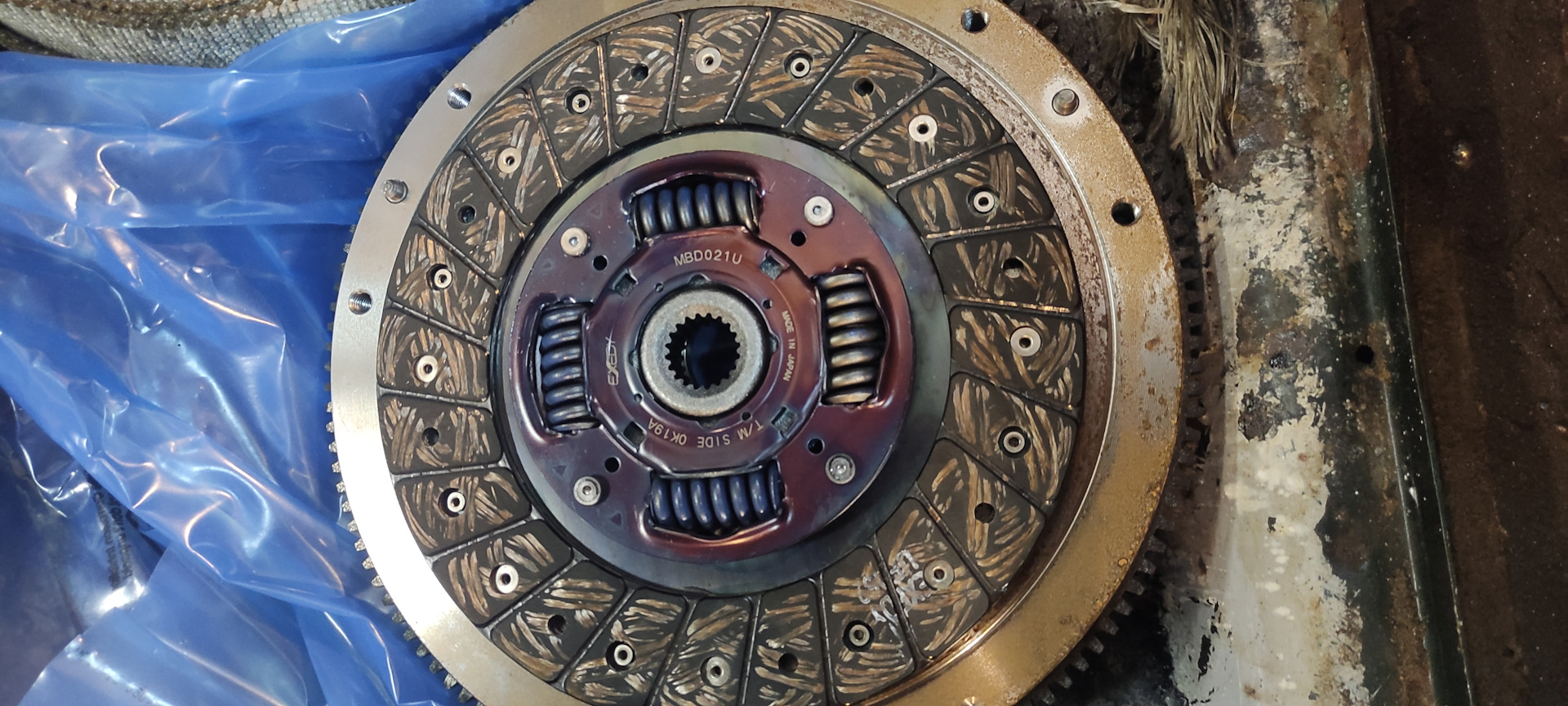 Замена сцепления. — Lada 2131, 1,8 л, 1998 года | своими руками | DRIVE2