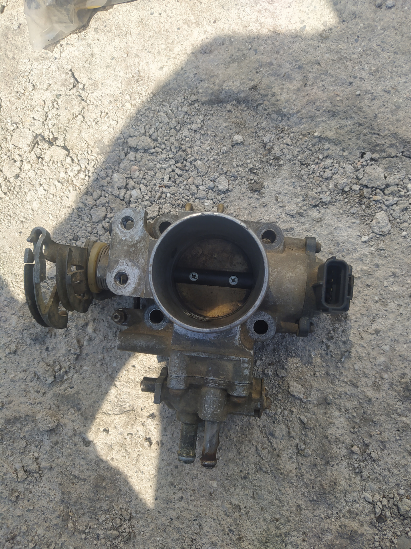 Клапан холостого хода 7a-fe. Дроссельная заслонка 7a-fe. Холостой ход 4a fe. Тойота королла 100 датчик холостого хода. Клапан холостого хода 7afe.