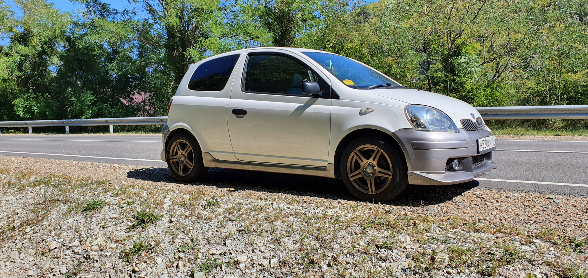 Toyota vitz 2005 года