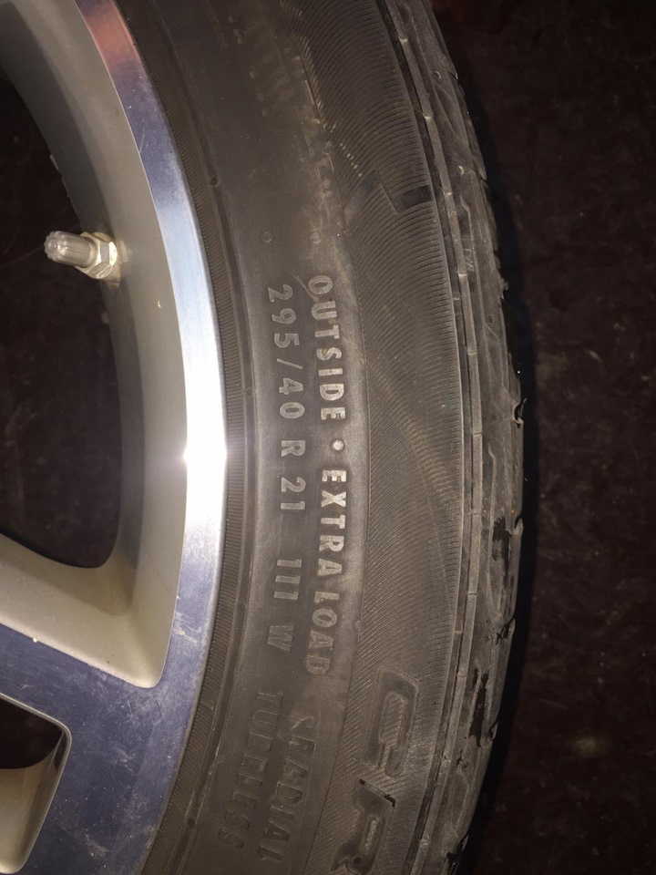 Шины летние Continental 295/40 R21, литые диски AMG 10Jx21 ET46 . Б/у ...