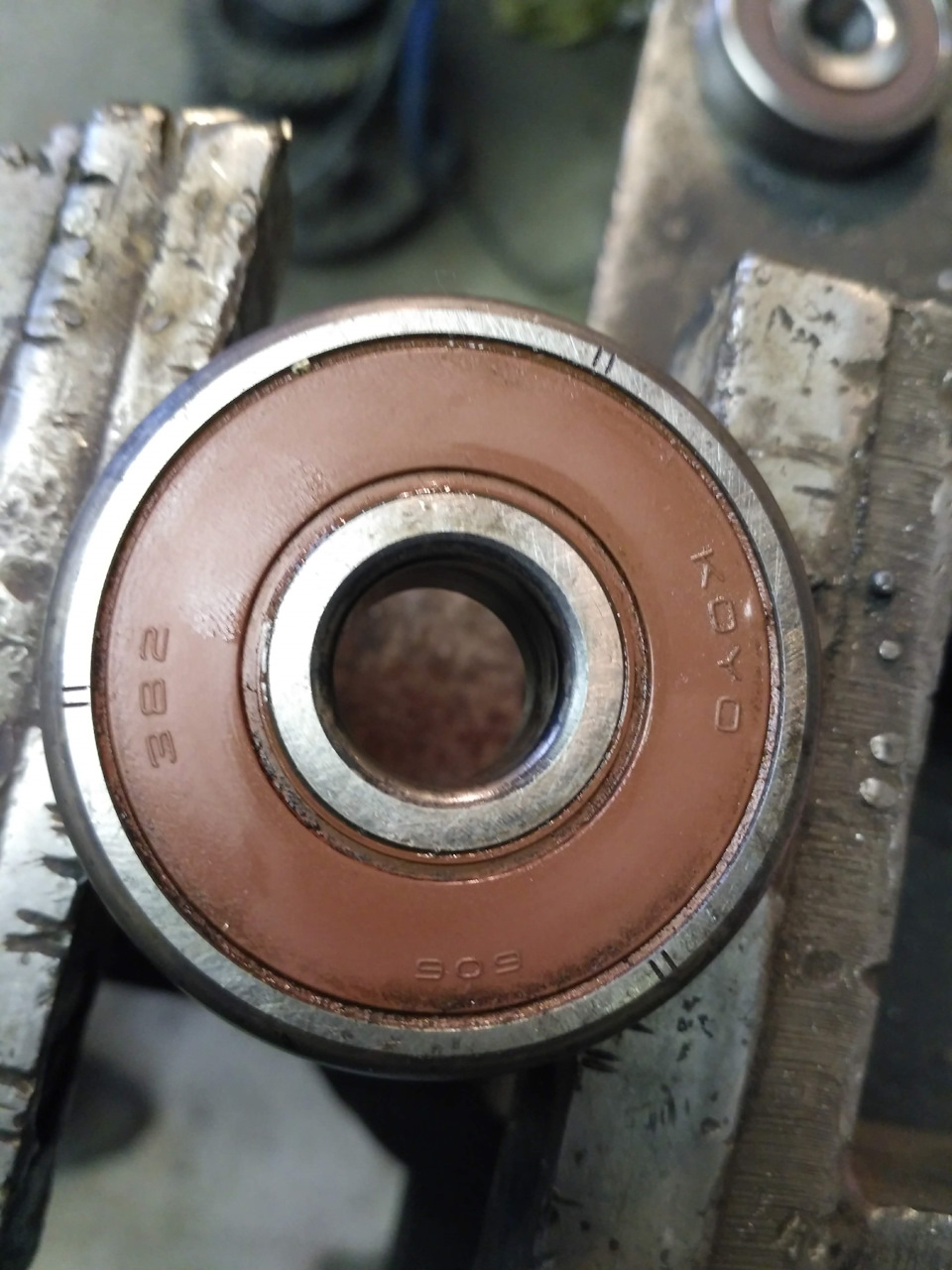 Подшипник генератора lc150. Генератор денсо подшипники. Подшипник для сузуки sx4. Подшипник на генератор kt 000009508 на suzuki sx4. 17 52 16 подшипник.