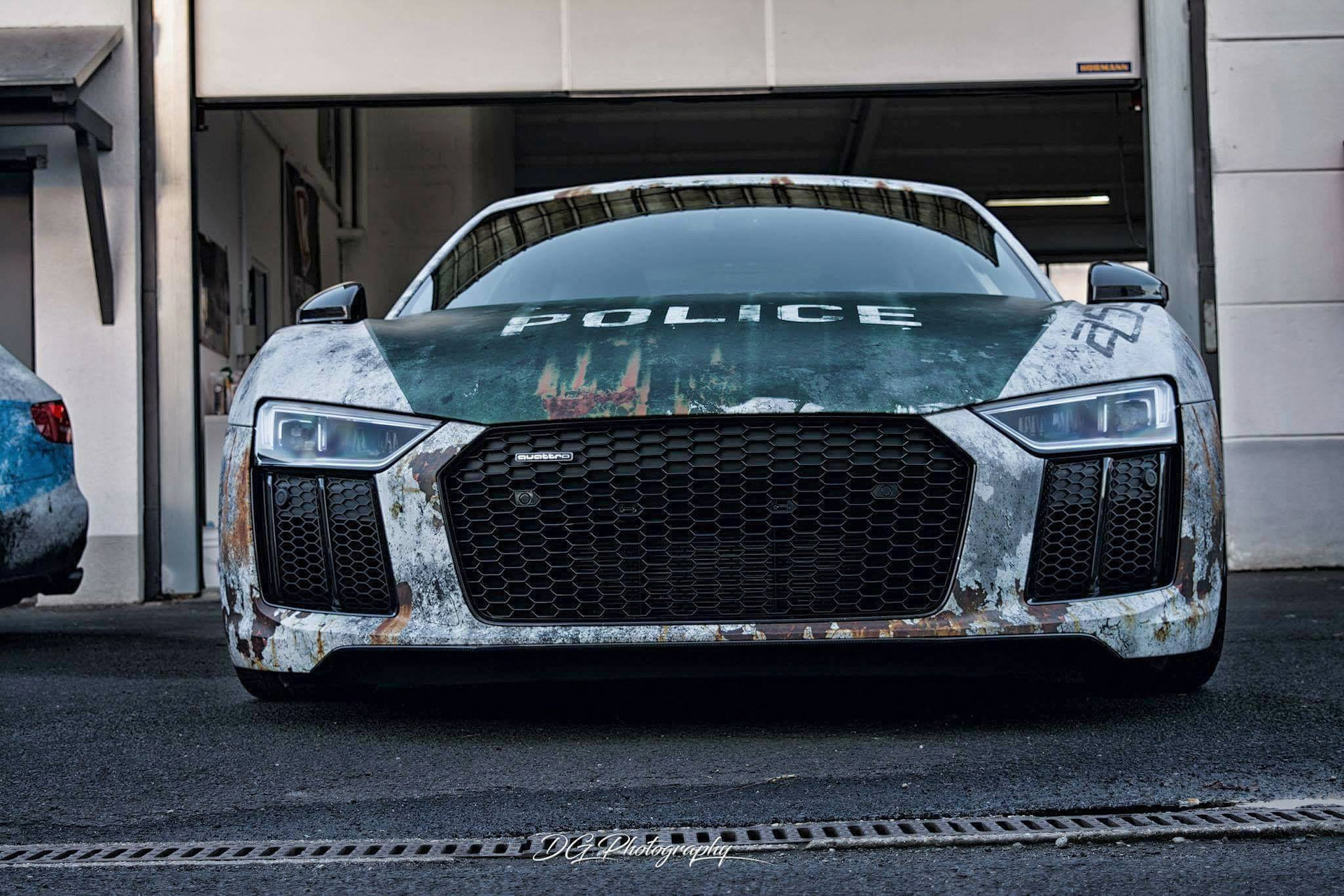 Роботы audi. Audi r8 2021. Audi r8 я робот. Audi r8 Night. Audi r8 Police.