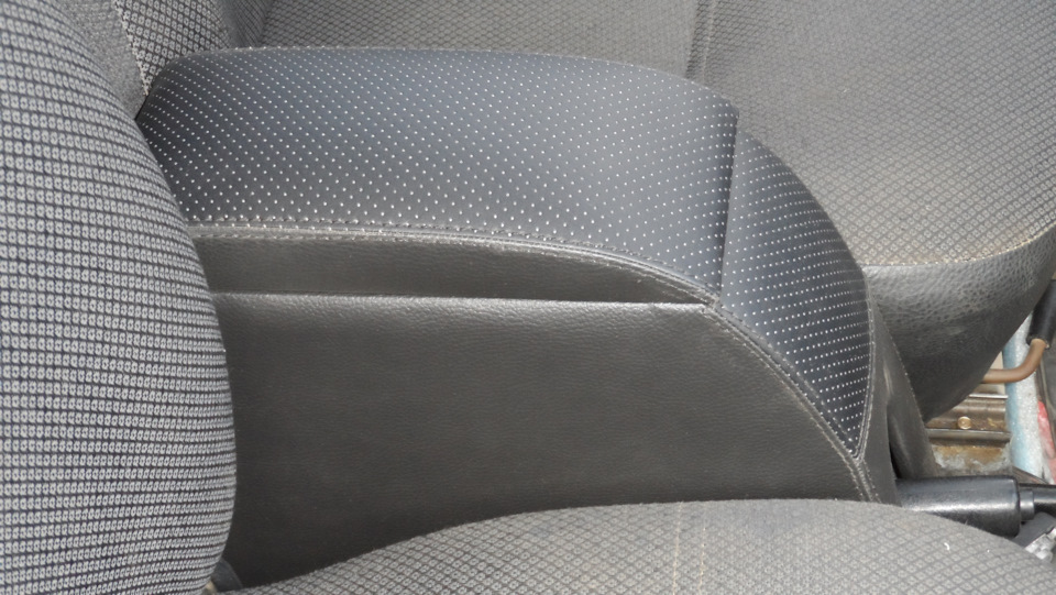 Подлокотник-бокс — Lada 11113 Ока, 0,7 л, 2006 года | аксессуары | DRIVE2