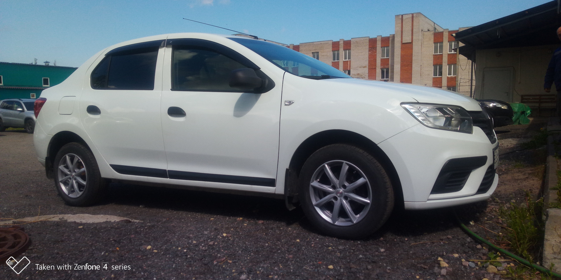 Литые диски. — Renault Logan (2G), 1,6 л, 2019 года | колёсные диски ...