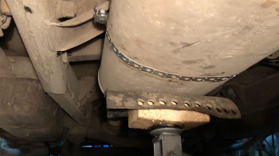 xFNGJnhe2fxIPESw iSpvX5jaUQ 960 Как крепится глушитель на патриоте