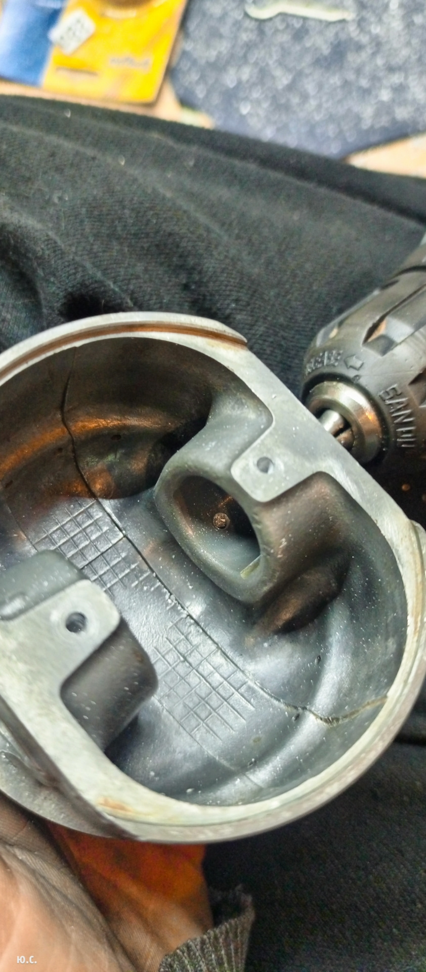 форсунка охлаждения поршня камаз 740. поршень с масляным охлаждением. поршня man d2066. масляная система змз 51432 дизель. масляные форсунки охлаждения поршней гранта 8 клапанов.