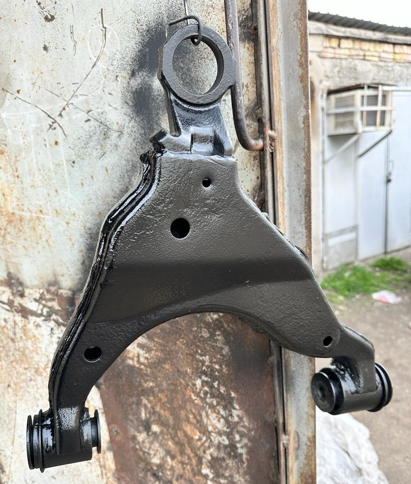 После нанесения прорезиненного антикора. — Toyota 4Runner (4G)