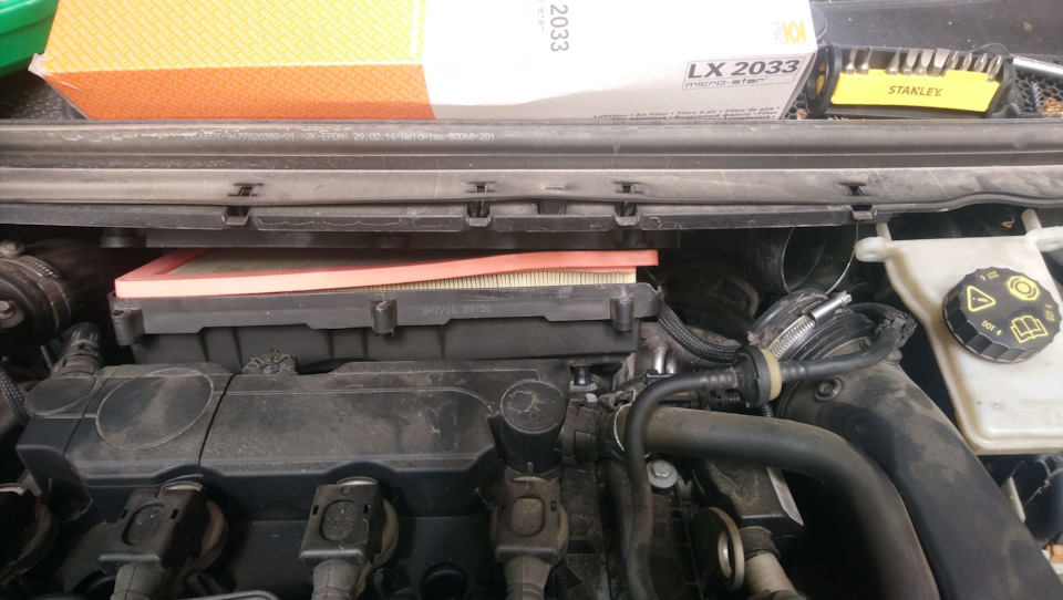 Фото в бортжурнале Peugeot 308 SW (2G). Запчасти на фото: LX2033