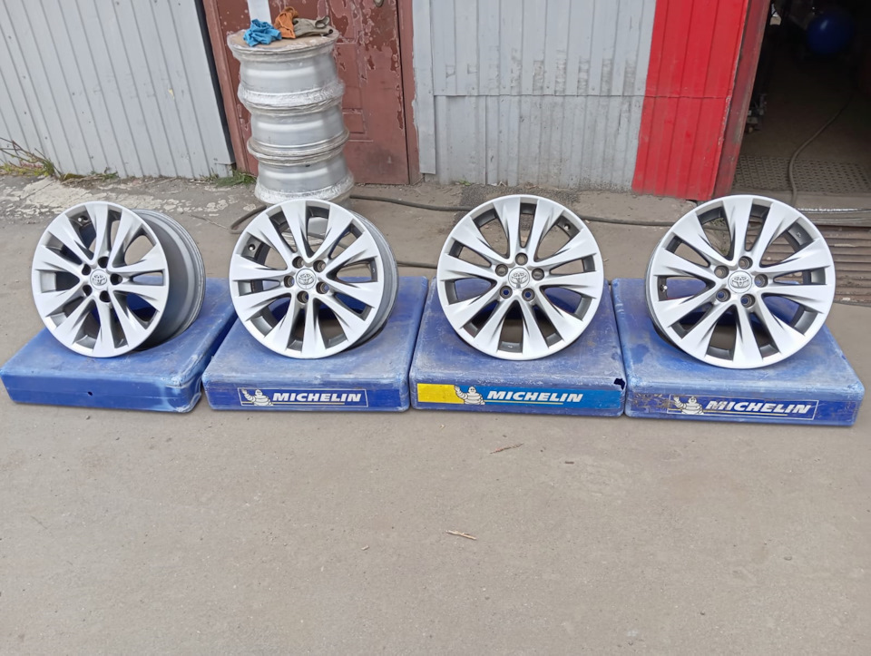 Литые диски Toyota 7,5Jx18 ET45 5x114,3 на Toyota RAV4 (IV), Toyota RAV4 (5G), Toyota Camry (XV50), Toyota Alphard (2G), Toyota Alphard (3G). Б/у | 41 900 ₽ в городе Санкт-Петербург | DRIVE2