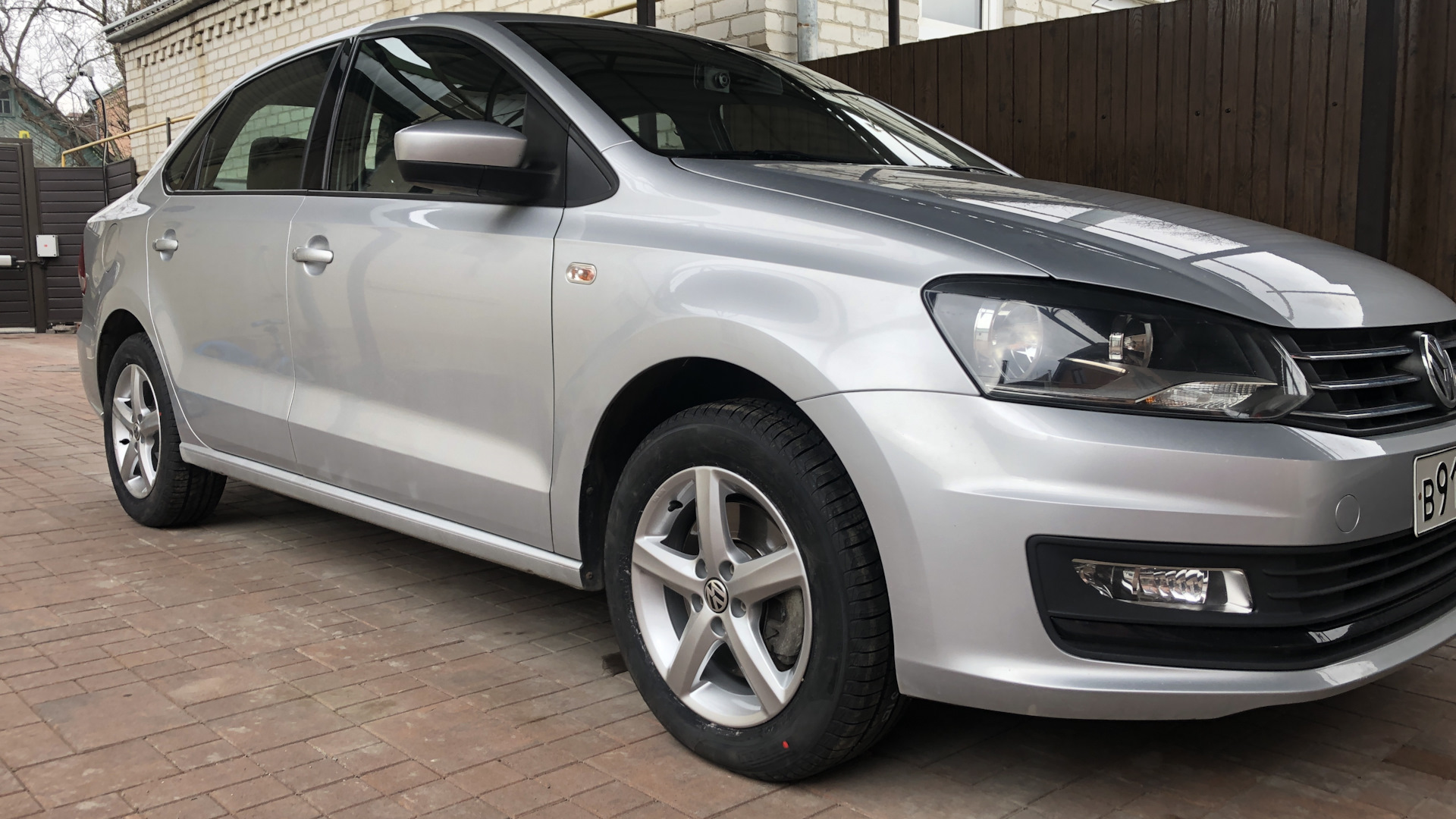 Volkswagen Polo Sedan 1.6 бензиновый 2016 | aero_atc на DRIVE2