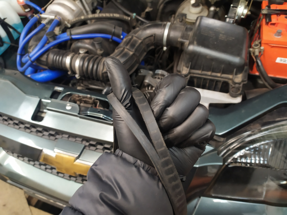 Не надо ронять шайбы в моторный отсек. — Chevrolet Niva GLX