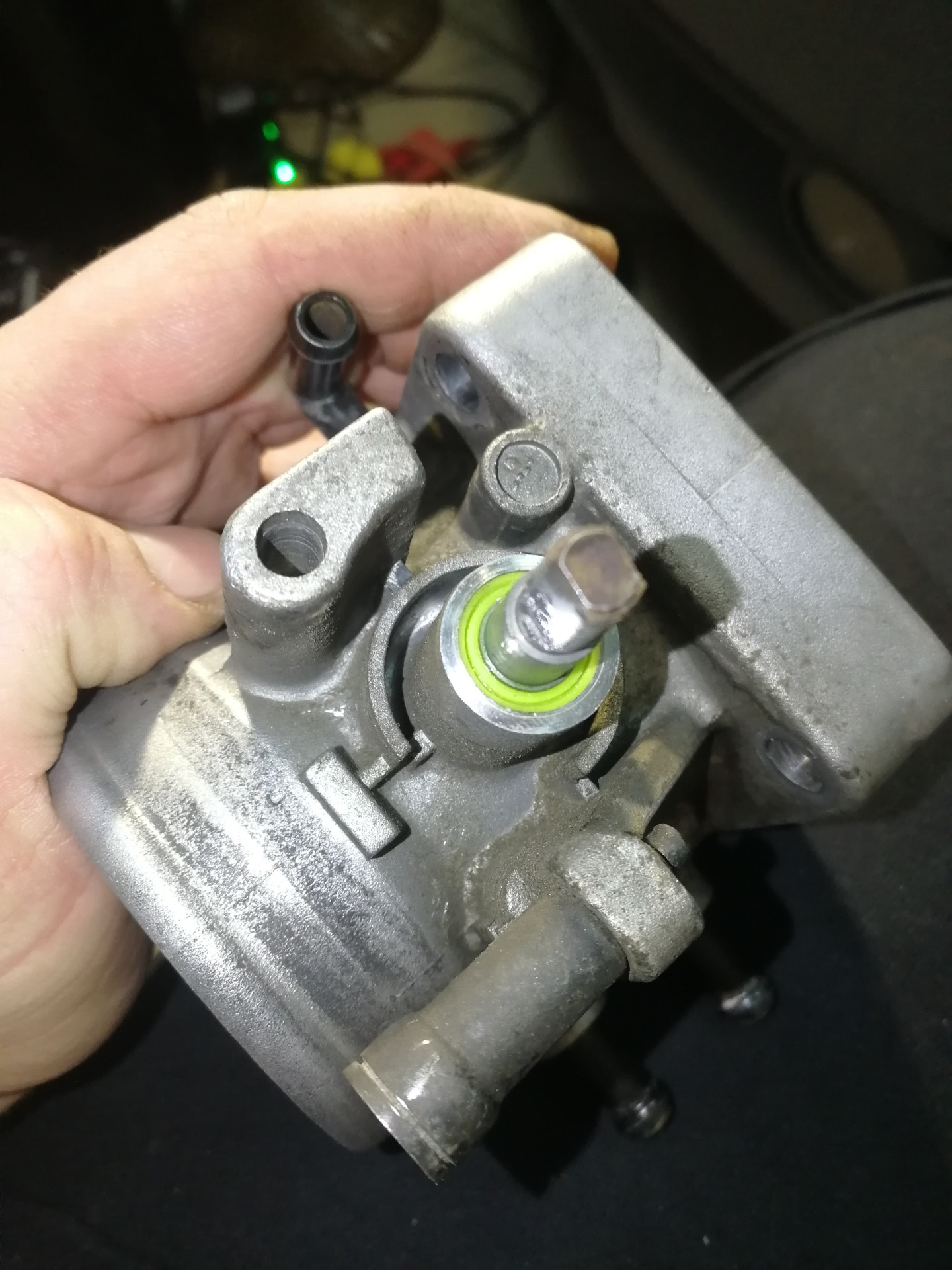 дроссельная заслонка соната 2. подсос воздуха через дроссельную заслонку. 7. дроссельная заслонка змз 406. подсос воздуха приора 16 клапанов.