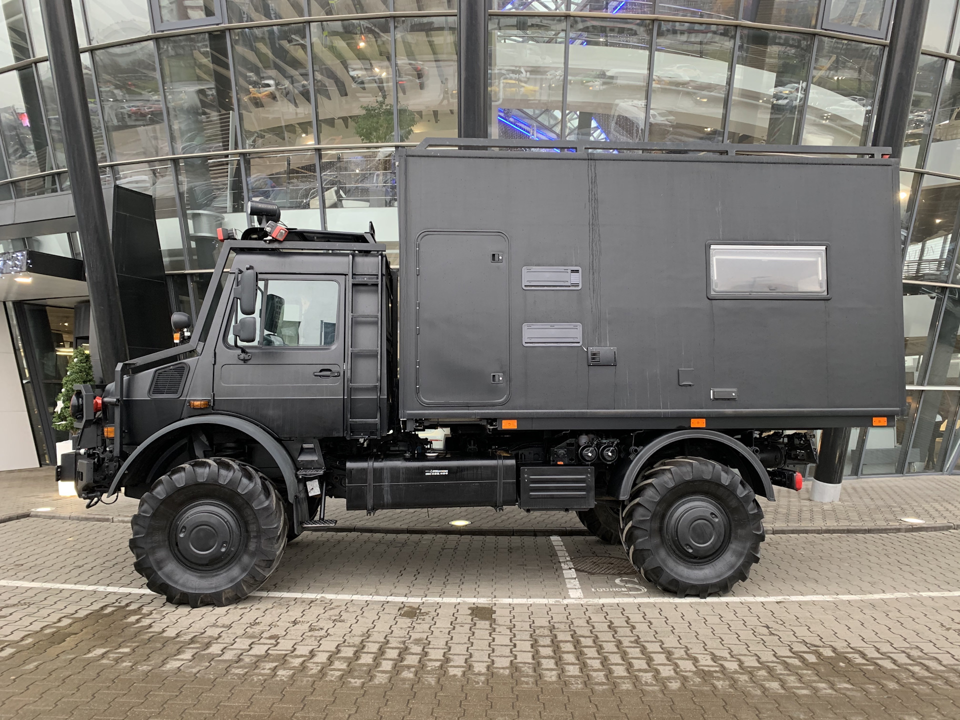 Mercedes Benz Unimog кабина