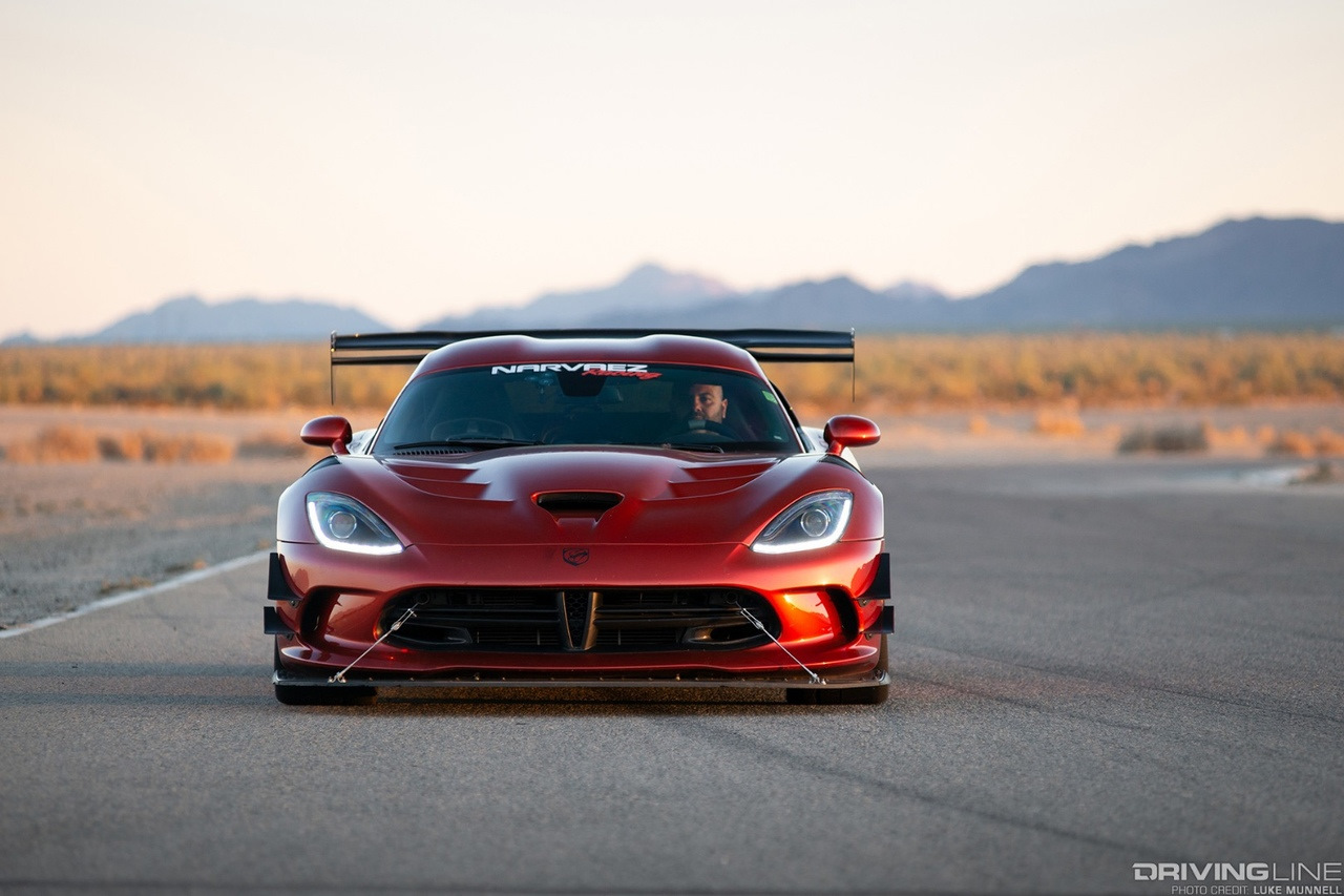 Dodge Viper закат