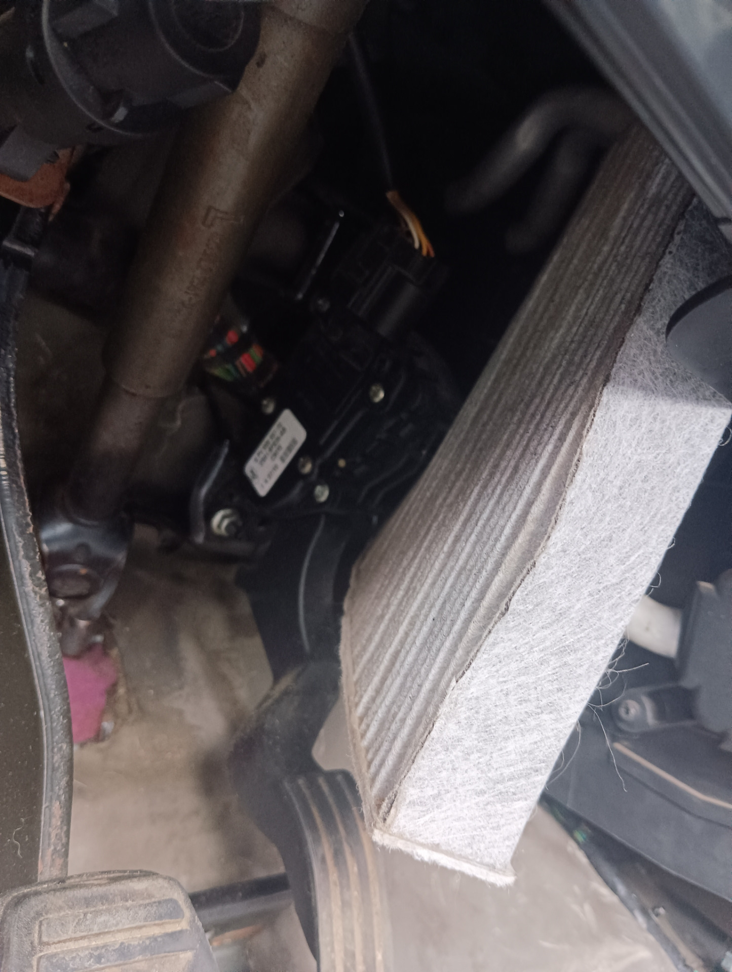 Замена салонного фильтра Ford fusion — Ford Fusion, 1,4 л, 2010 года ...