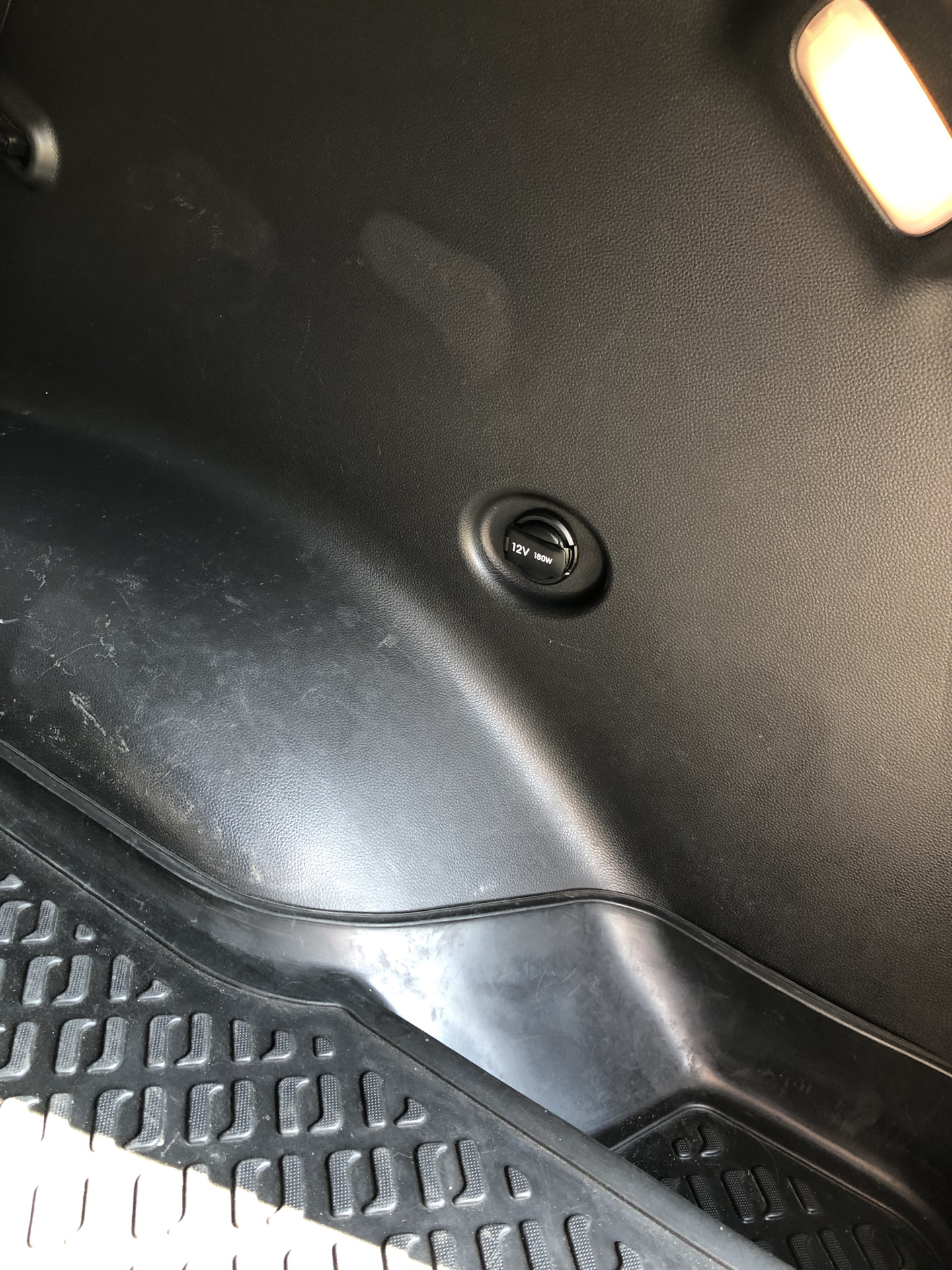 Установка чехлов+ розетка в багажник — Hyundai Creta (1G), 2 л, 2019 ...