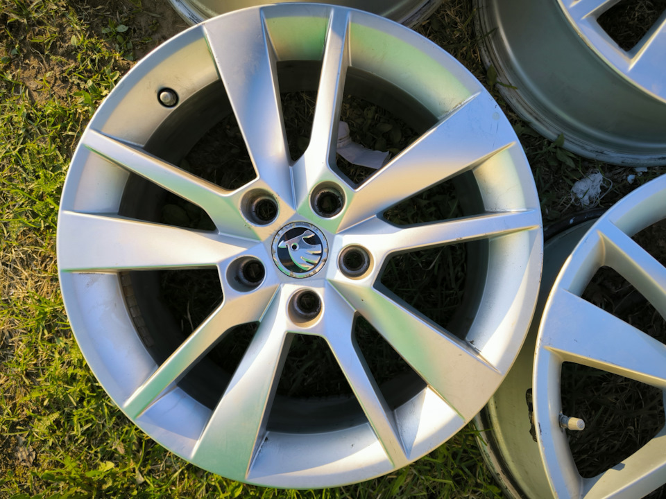 Литые диски VAG 7Jx17 ET45 5x112 на Skoda Octavia A7 Mk3. Б/у | 40 000 ...