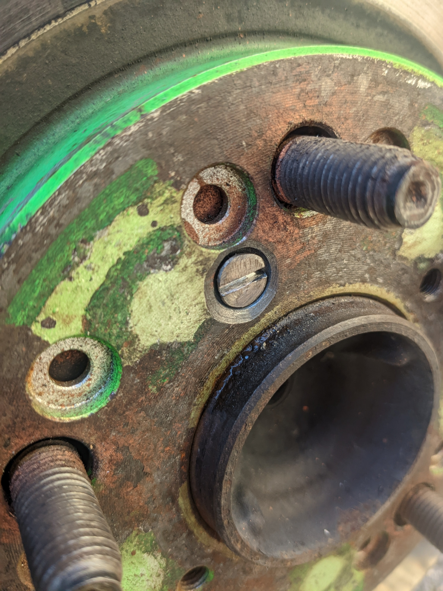 Щелчки при торможении. Люфт тормозного диска относительно ступицы ...