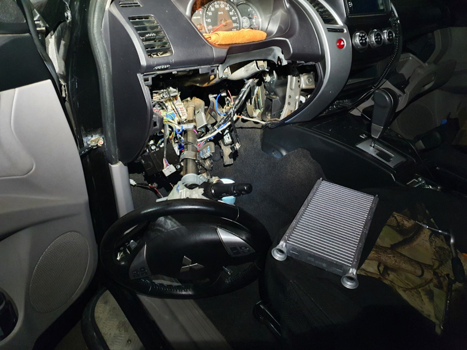 Замена радиатора печки (без снятия торпеды) — Mitsubishi Pajero Sport ...