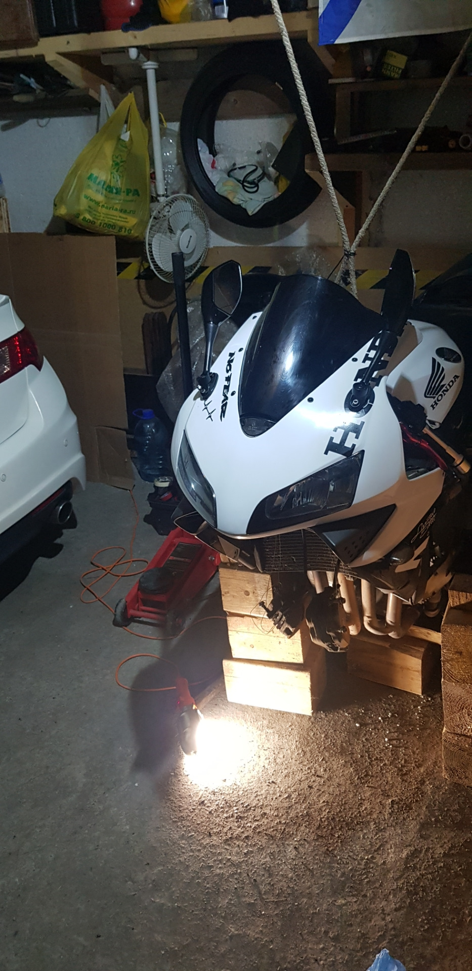 Замена сальников вилки Honda cbr600rr 2003, и как вывесить переднее ...