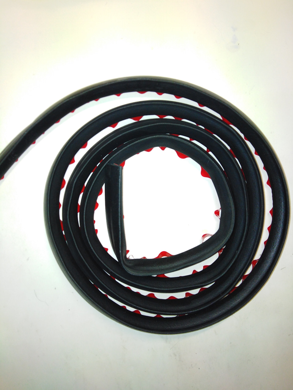 Ховер н3 уплотнитель багажника 6307011k00. Уплотнитель багажника газ 24. Уплотнитель пятой двери маверик. Уплотнитель заднего стекла грейт вол. Уплотнитель пятой двери.