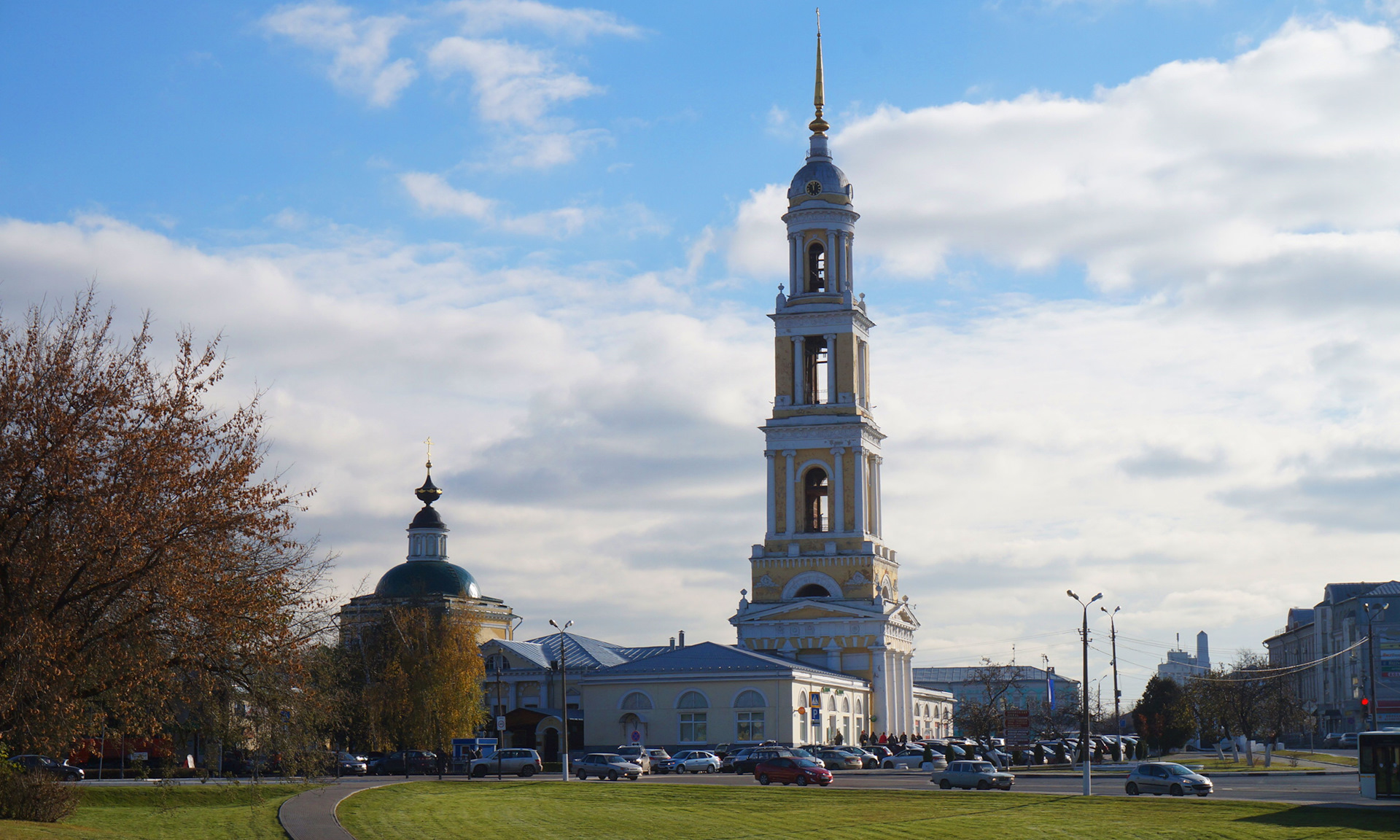 Коломна колокольня на Соборной площади