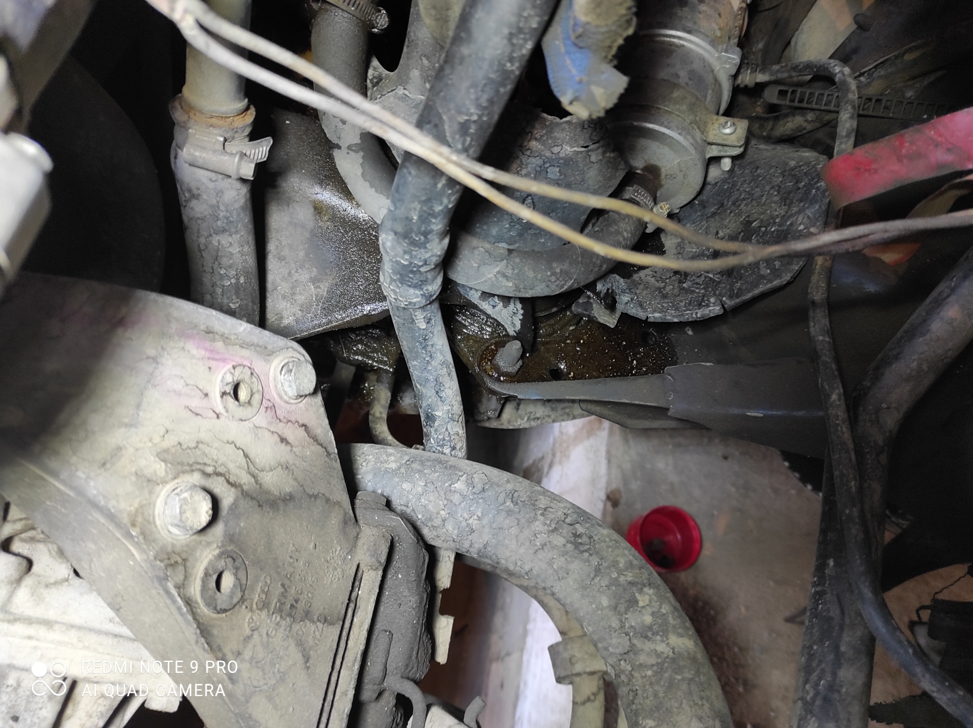 Потекло масло из двигателя — DRIVE2