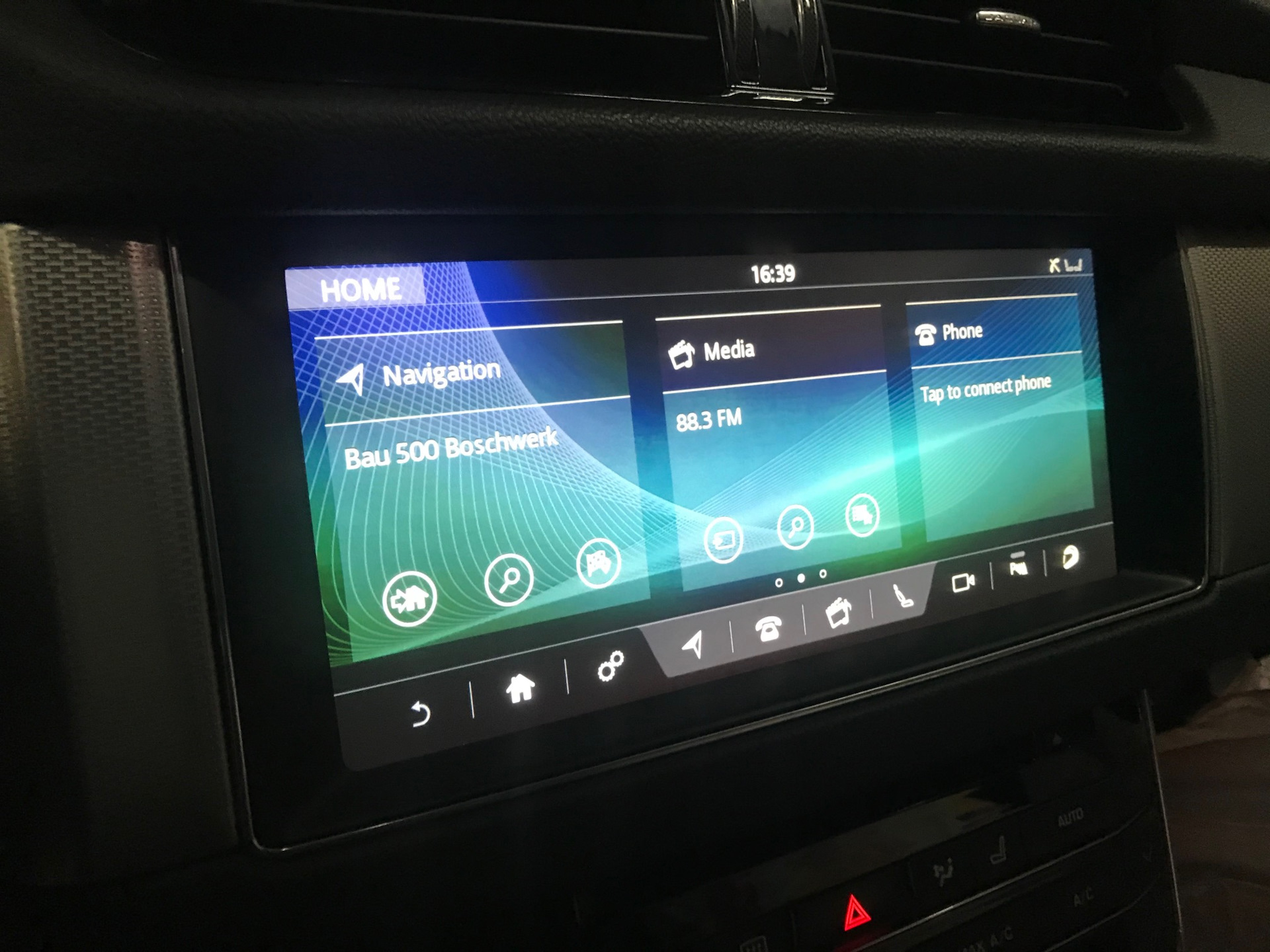 Приключения с мультимедией — Jaguar XF (2G), 2 л, 2017 года автозвук