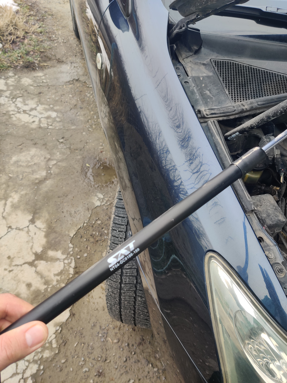 Замена торсиона капота — Lexus RX (2G), 3,5 л, 2006 года | своими ...