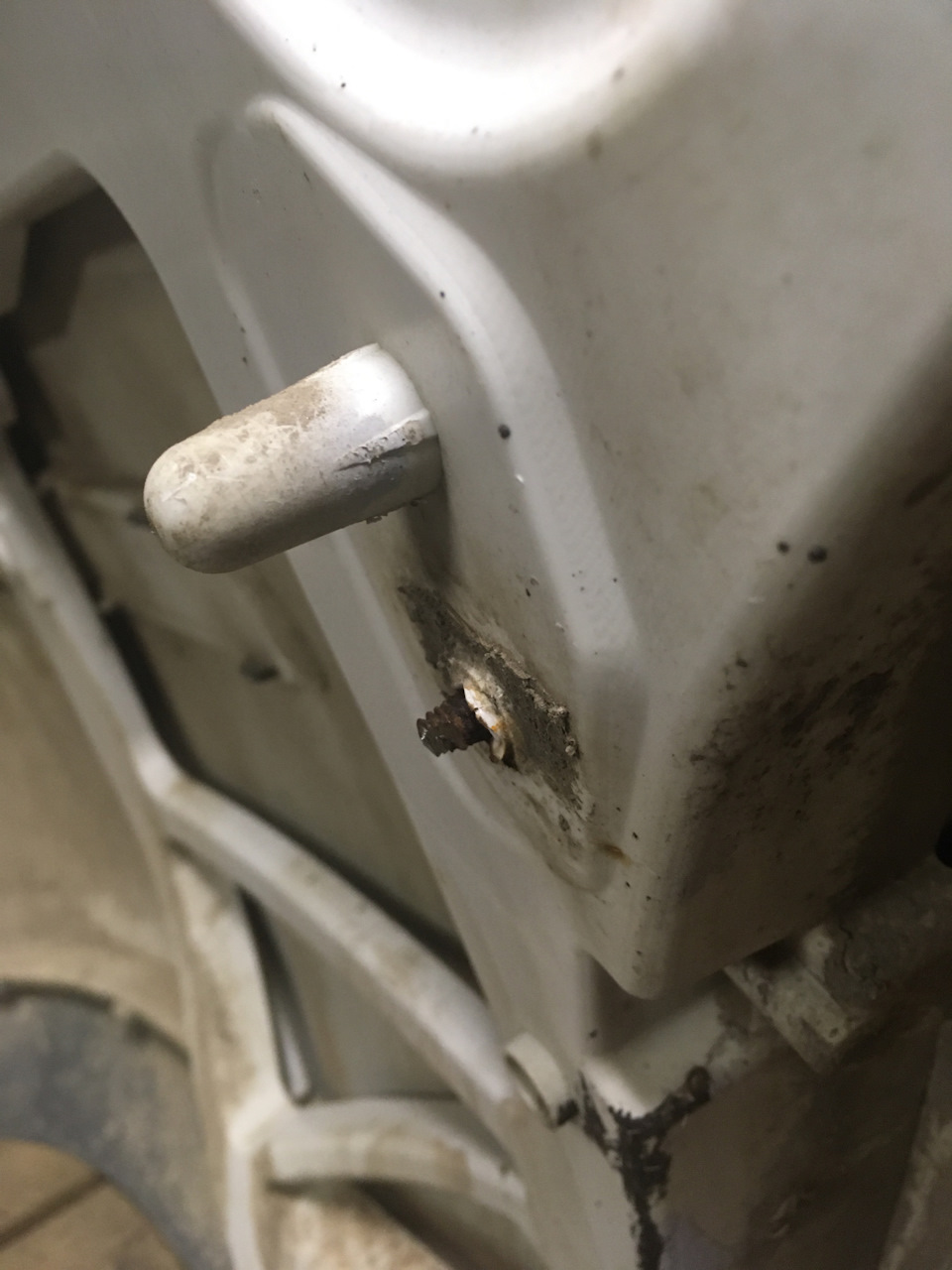 Как закрепить задний бампер, если спилили болт крепления) — Ford Focus ...